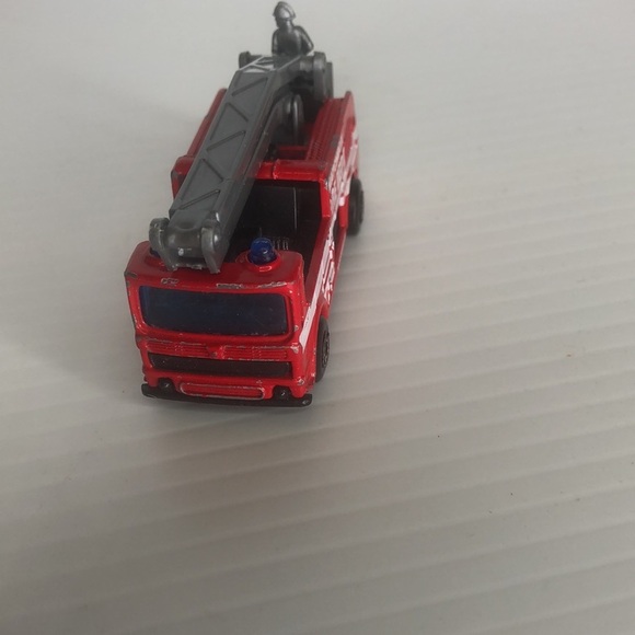 Matchbox 1981 Mattel Firetruck with Snorkel for fire rescue. Made in China - Picture 5 of 8